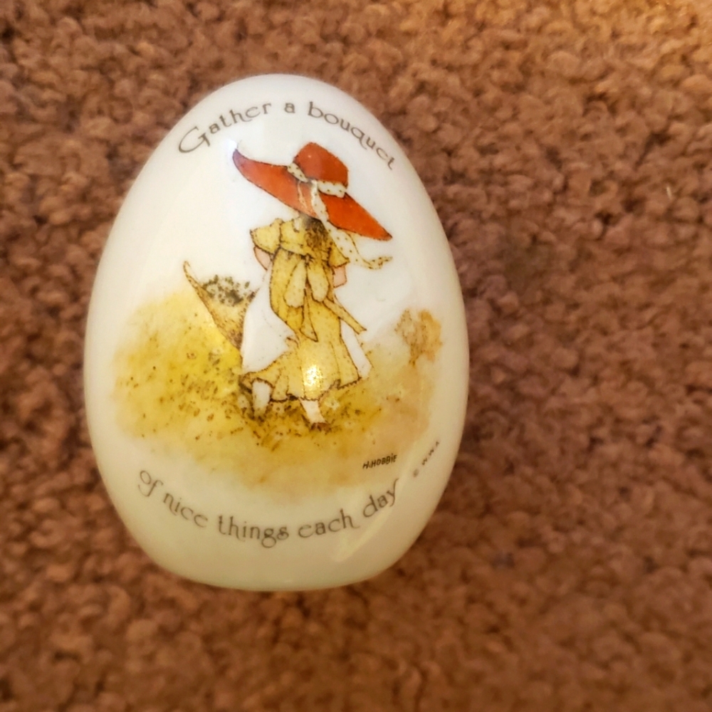 Holly hobby egg